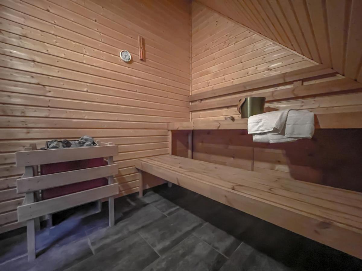 traumHaff Küstenchalets - einzigartige Chalets an der Ostsee. Ganz aus Lärchenholz mit Kamin und Sauna Vogelsang-Warsin Exterior foto