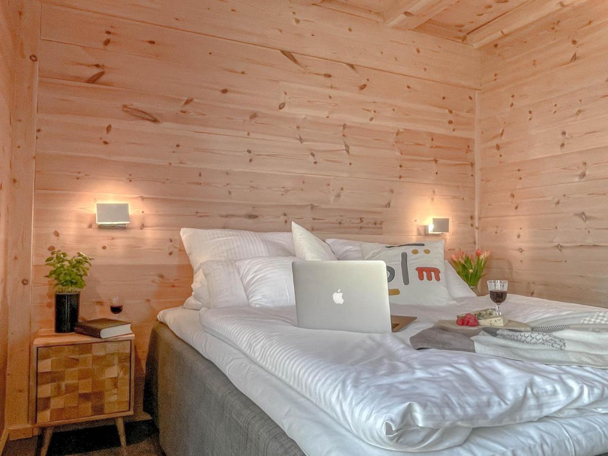traumHaff Küstenchalets - einzigartige Chalets an der Ostsee. Ganz aus Lärchenholz mit Kamin und Sauna Vogelsang-Warsin Exterior foto