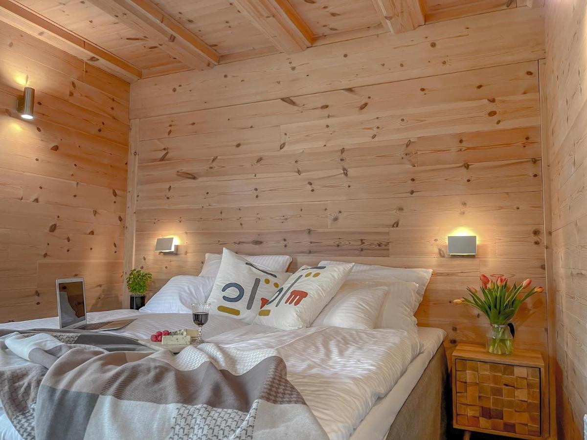 traumHaff Küstenchalets - einzigartige Chalets an der Ostsee. Ganz aus Lärchenholz mit Kamin und Sauna Vogelsang-Warsin Exterior foto